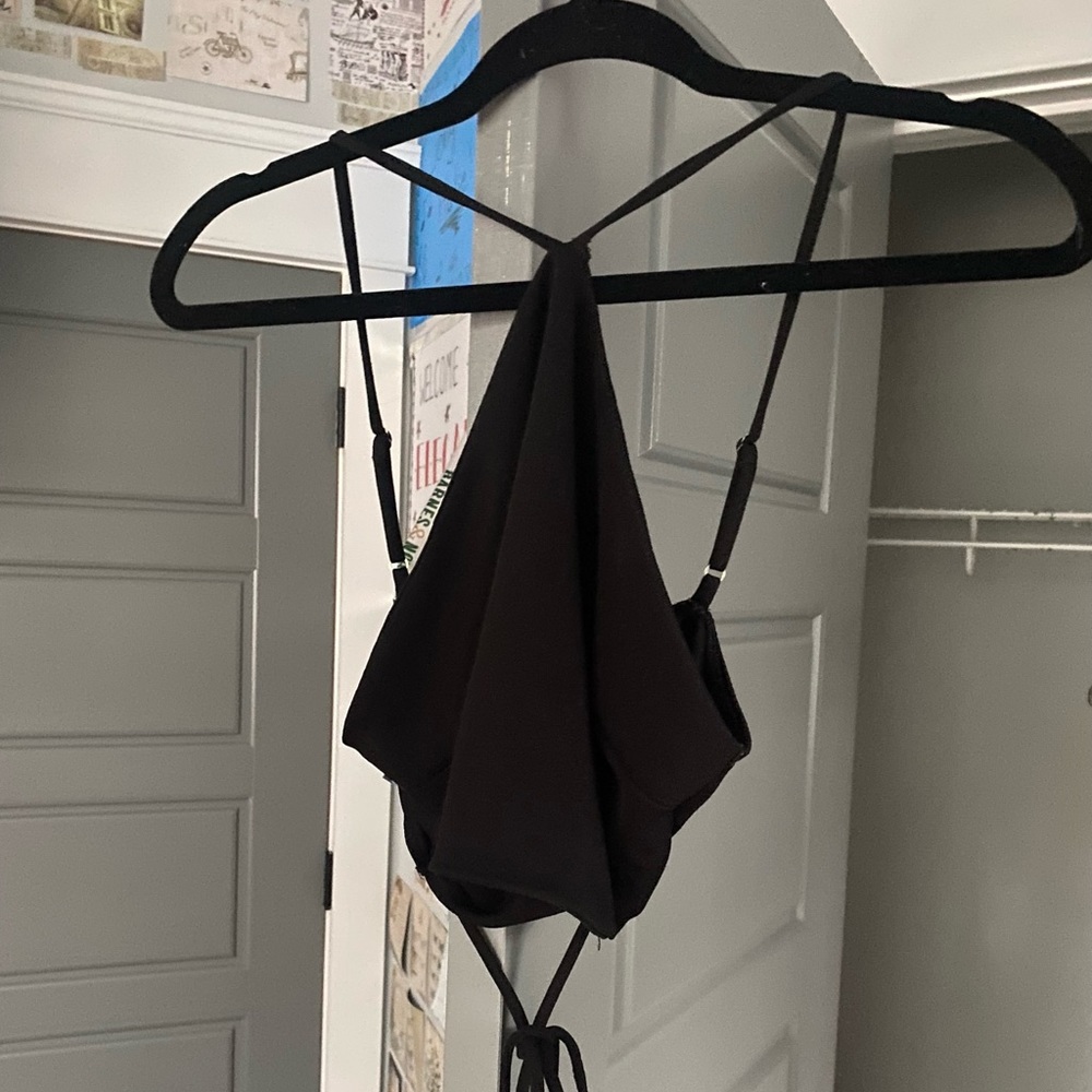 string black crop top